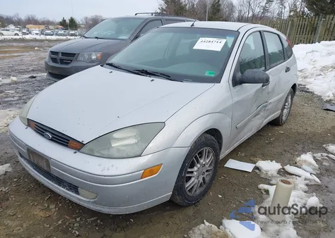 2004 Ford Focus Zx5 из США, поврежденный, VIN 3FAFP37394R115084